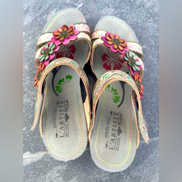 Women’s L’Artiste Collection by Spring Step- Grey multi wedge leather sandal - Picture 5 of 10